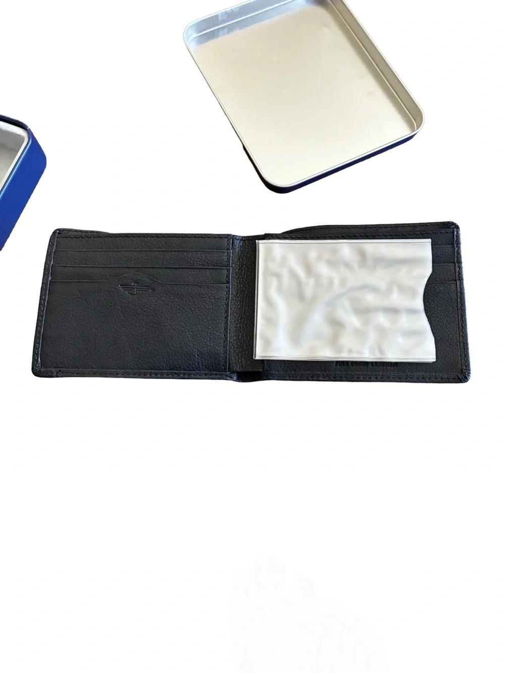 Dockers Genuine Leather Commuter Wallet Pull Out ID NWT Gift Tin